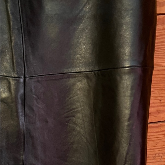 Jaclyn Smith Black Leather Skirt - Picture 7 of 8